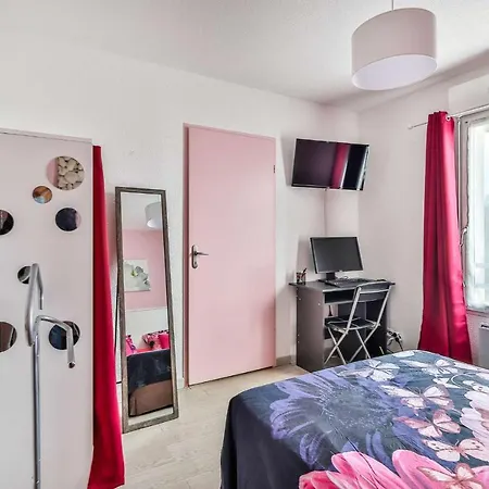 En Born Avec Balcon Pour 4 Personnes Апартаменты