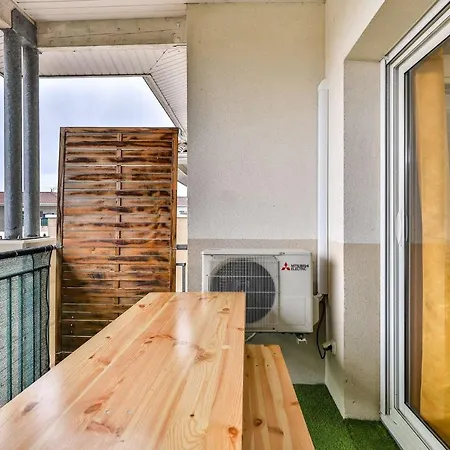 En Born Avec Balcon Pour 4 Personnes Parentis-en-Born